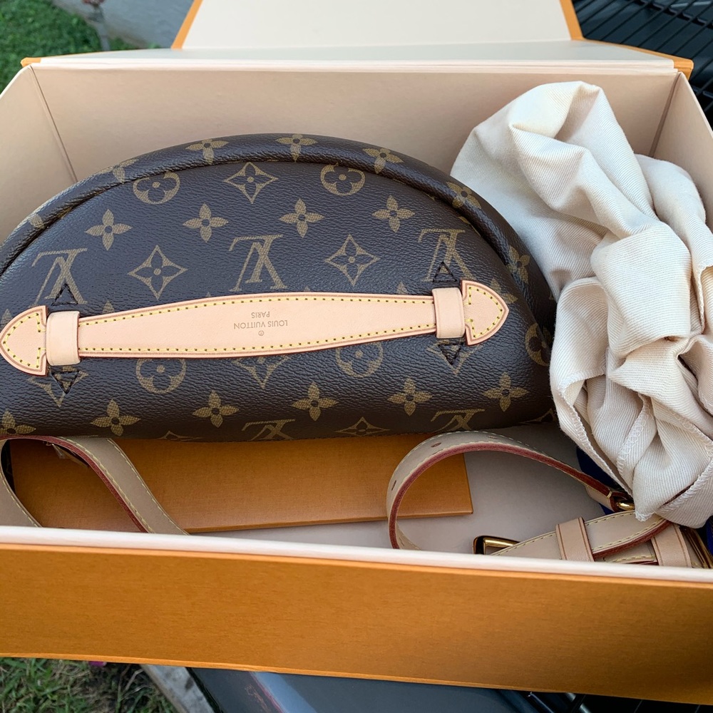 ❌SOLD❌🎉✨Louis Vuitton Bumbag ✨